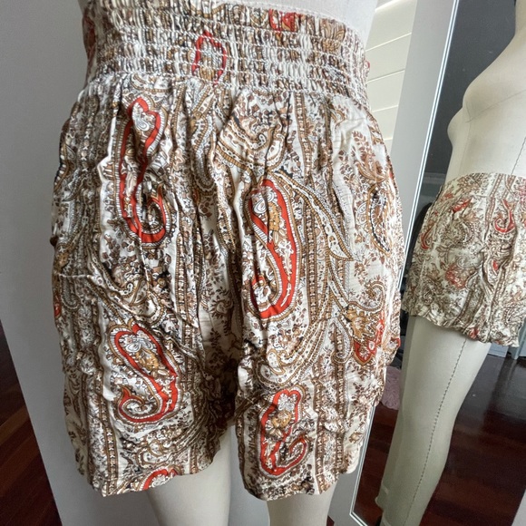 MINKPINK Tan Paisley ‘Prince of Persia’ Shorts M - Picture 8 of 13